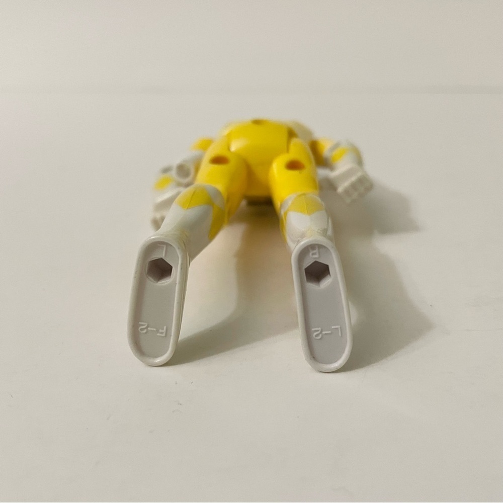 Mighty Morphin Power Rangers Trini Yellow Ranger Head Flips - Picture 16 of 16